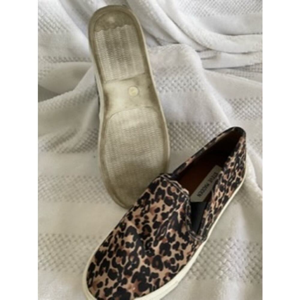 Steve Madden Slip On Leopard Sneaker, Size 8M - Picture 5 of 6
